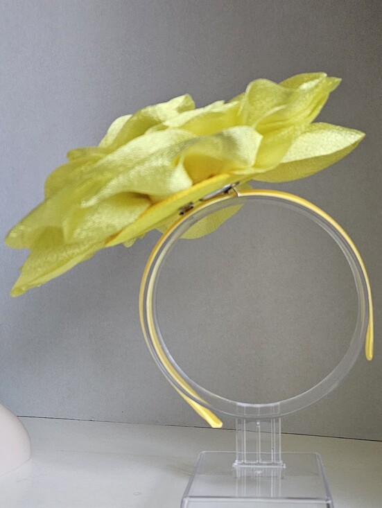 Beloved Millinery Gorgepus Yellow Fabric Petals Fascinator Headband Clip & Pin main image 8